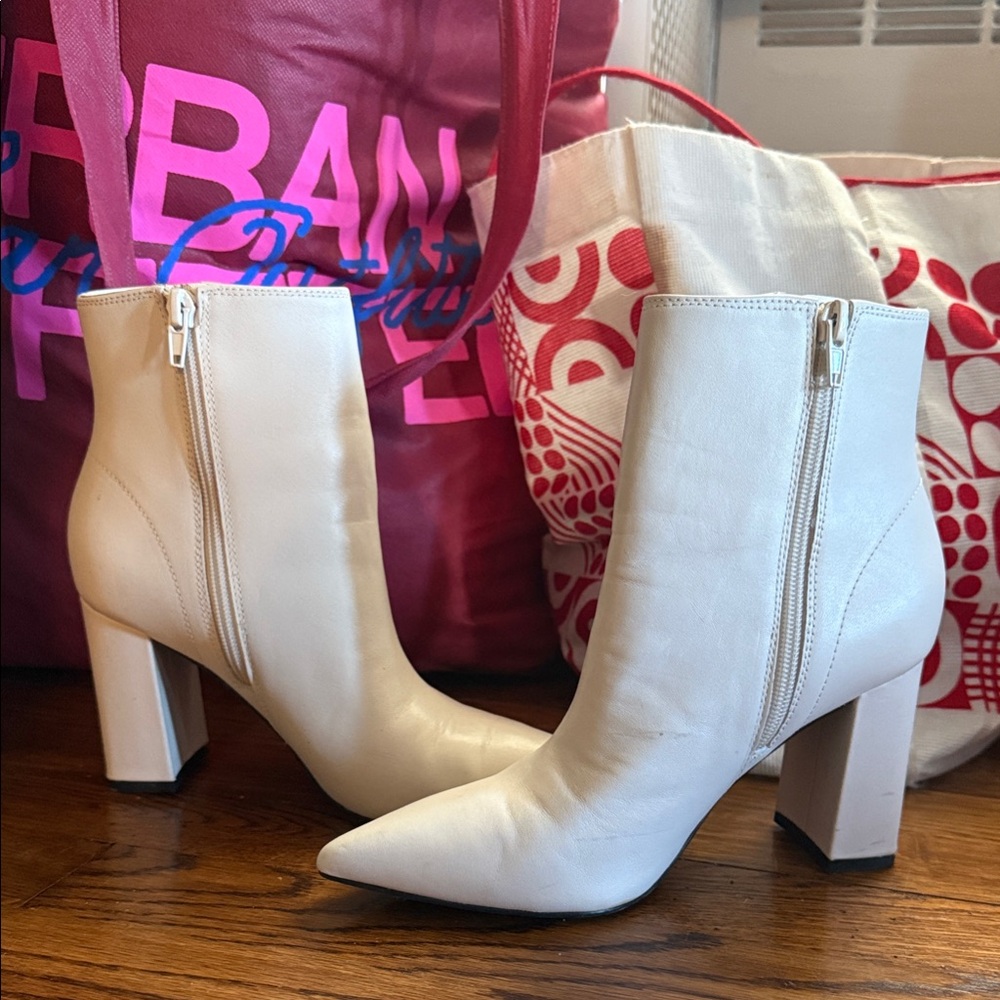 Elegant Mark Fisher Cream Ankle Boots - Size 6